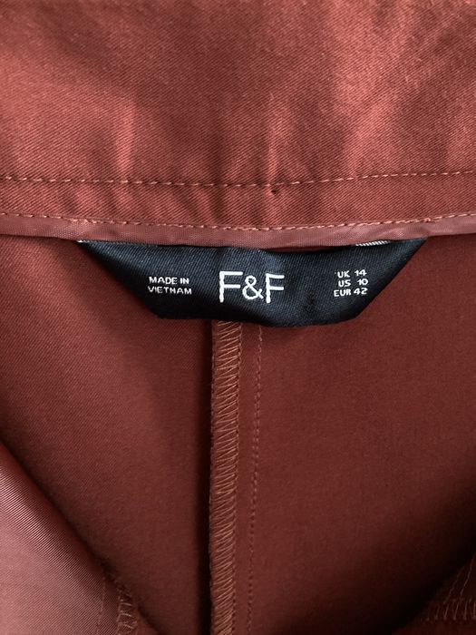 Rewelacyjne nowe eleganckie ceglaste pomaranczowe spodnie chinosy r.42