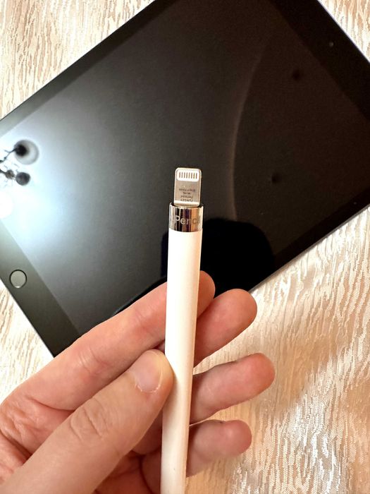 Apple Pencil (1st Gen) + подарунок: запасні накінечники