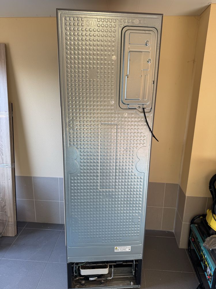 Холодильник Samsung