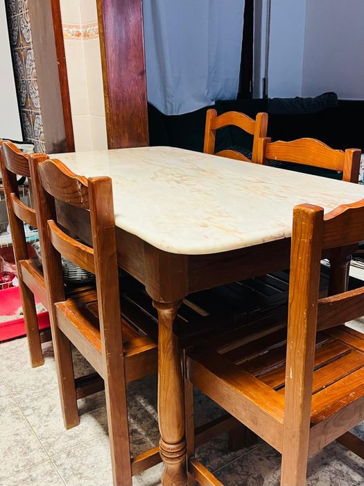 Mesa em Marmore