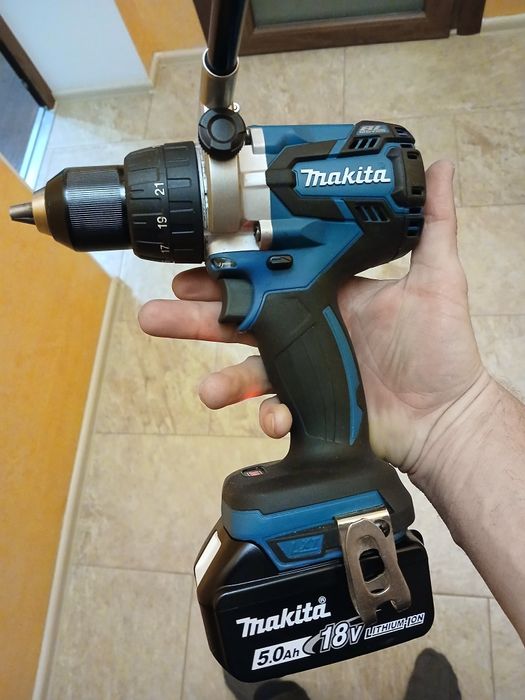 Продам шуруповерт макіта
