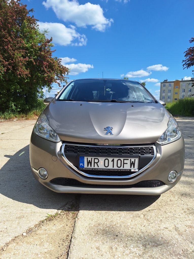 Peugeot 208 Salon Polska