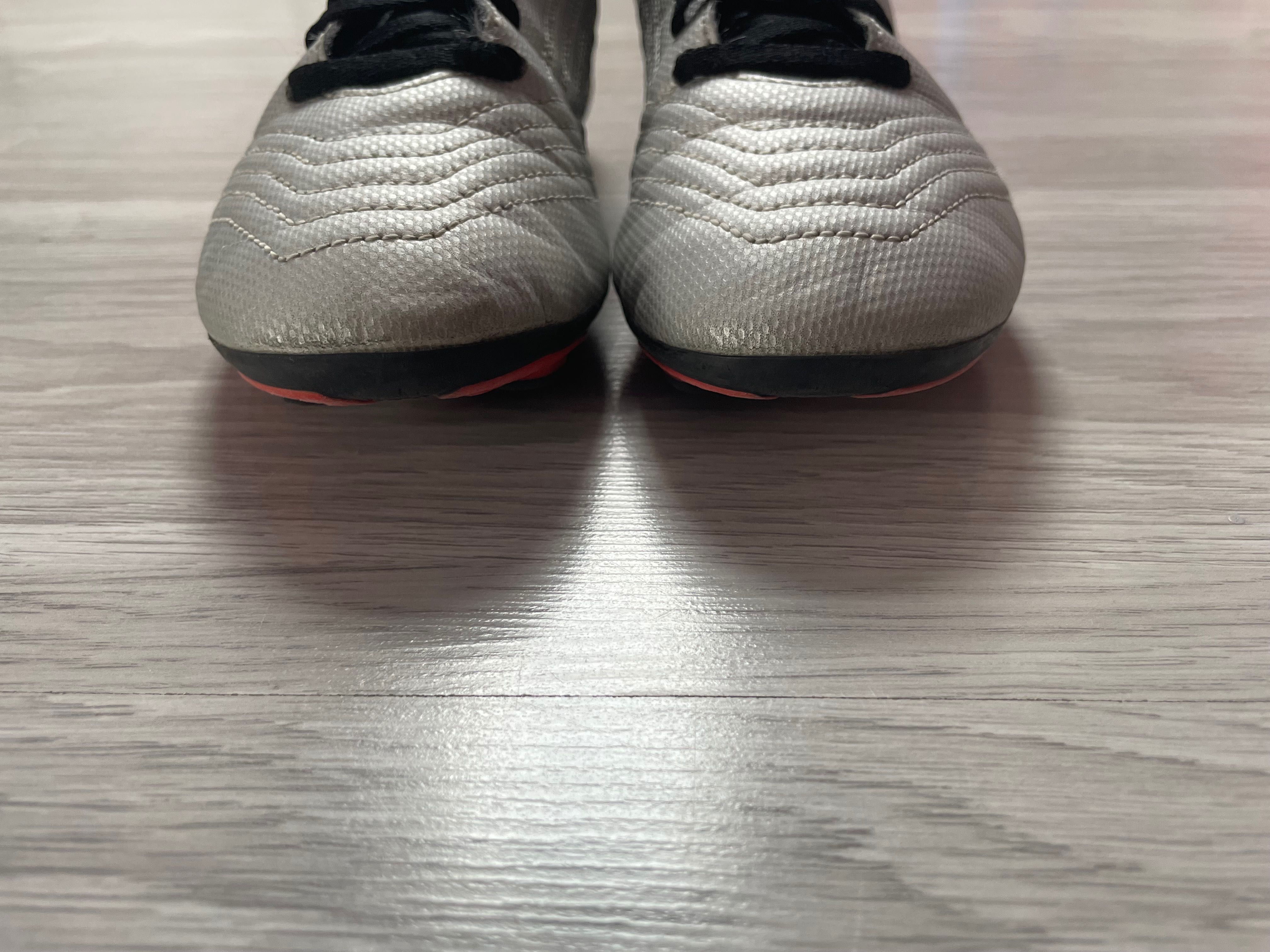 Korki buty piłkarskie Adidas Predator 19.4 rozmiar 35