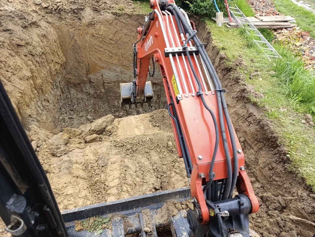 Usługi Minikoparką 2.7 t Wywrotką 7.5 t przyłącz Minikoparka fundament