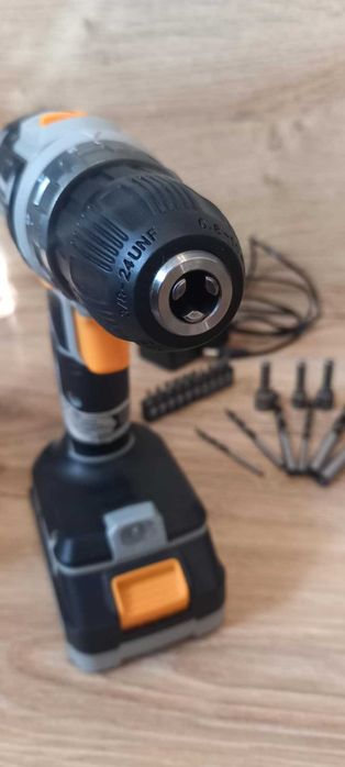 Nowa wkrętarko-wiertarka, 20V, z baterią i ładowarką w zestawie