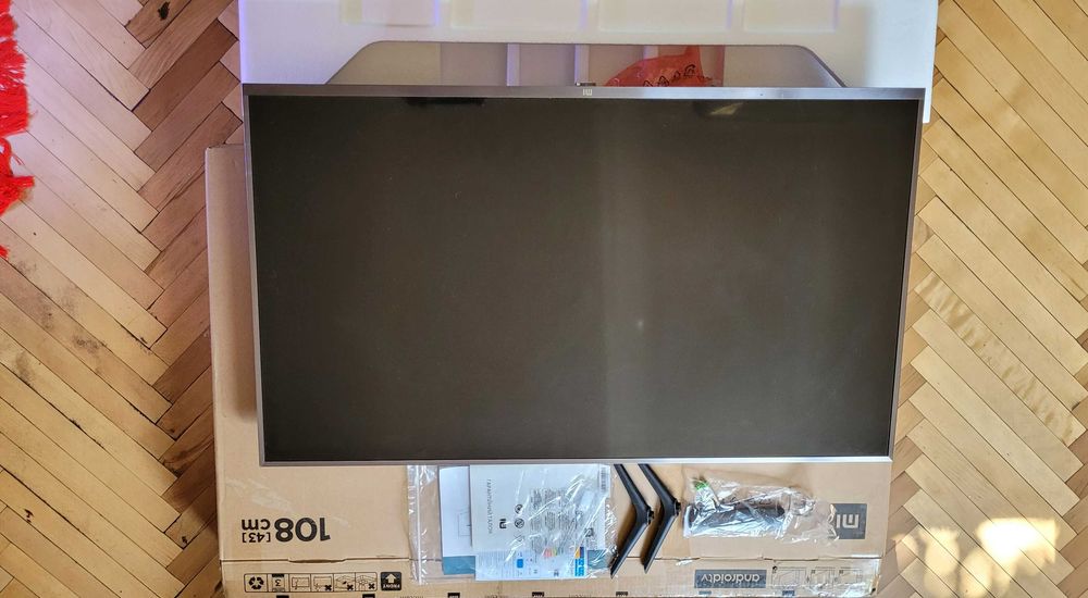 телевізор Xiaomi 43' , майже новий