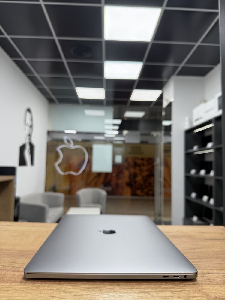 MacBook Pro 15 2018(2019) i7 • 16Gb • 256Gb 97% Макбук Гарантія