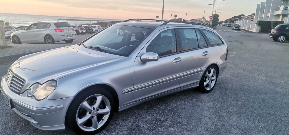 Mercedes-Benz C220 CDI 2002 – Muito Bom Estado