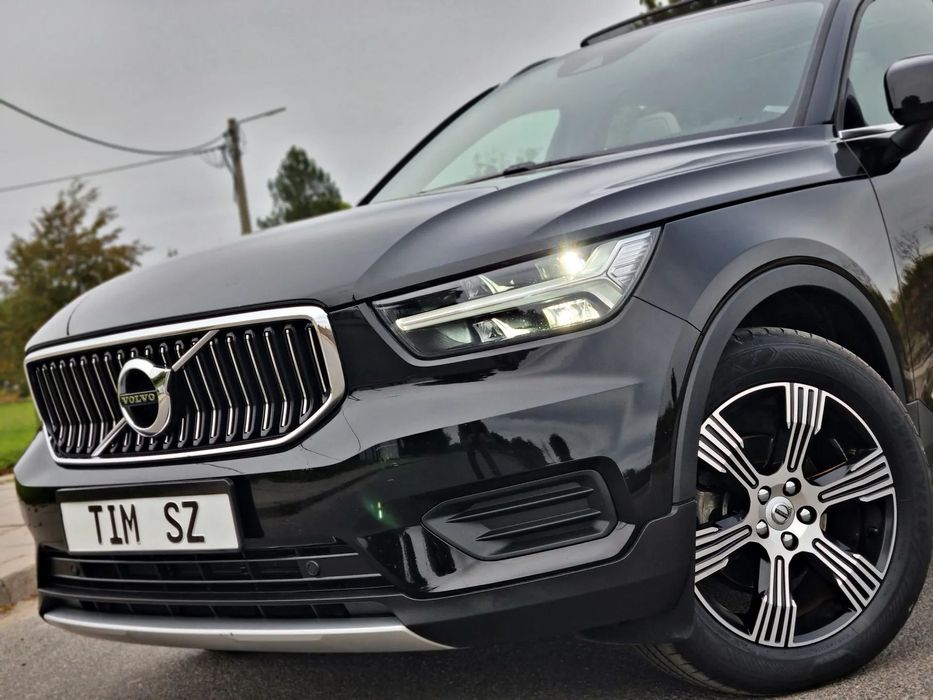 Volvo XC 40 _ INSCRIPTION _ Kamera COFANIA_ Migdałowe Wnętrze_ PanoramaDACH