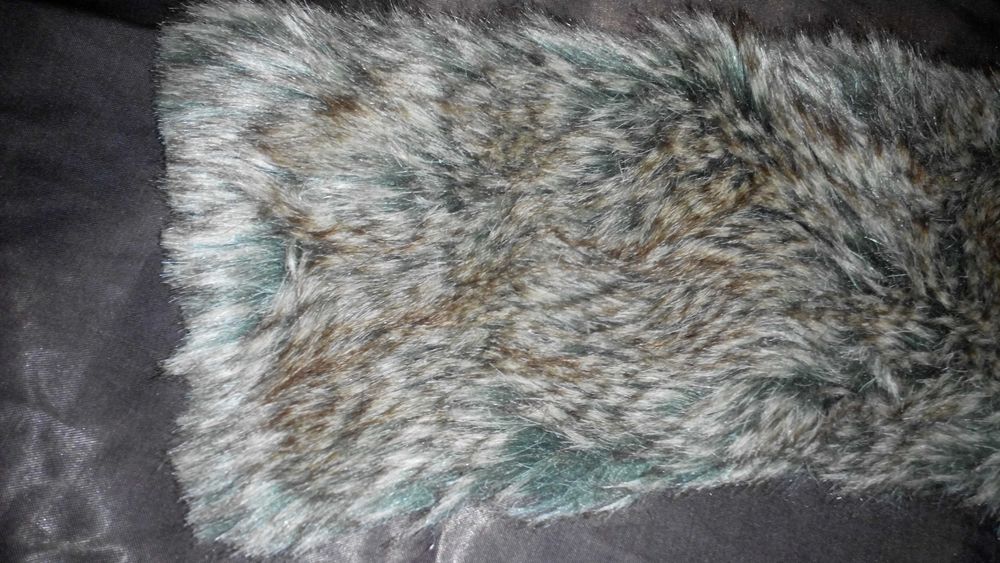 Комір та манжети хутро штучне, різні. Обмін чи продаж