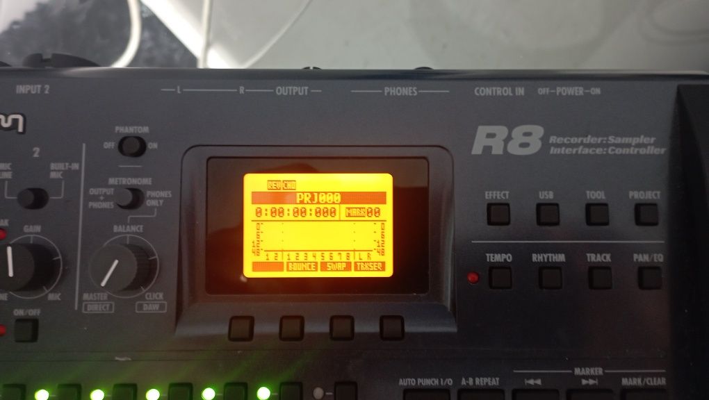 Zoom r8 backing track