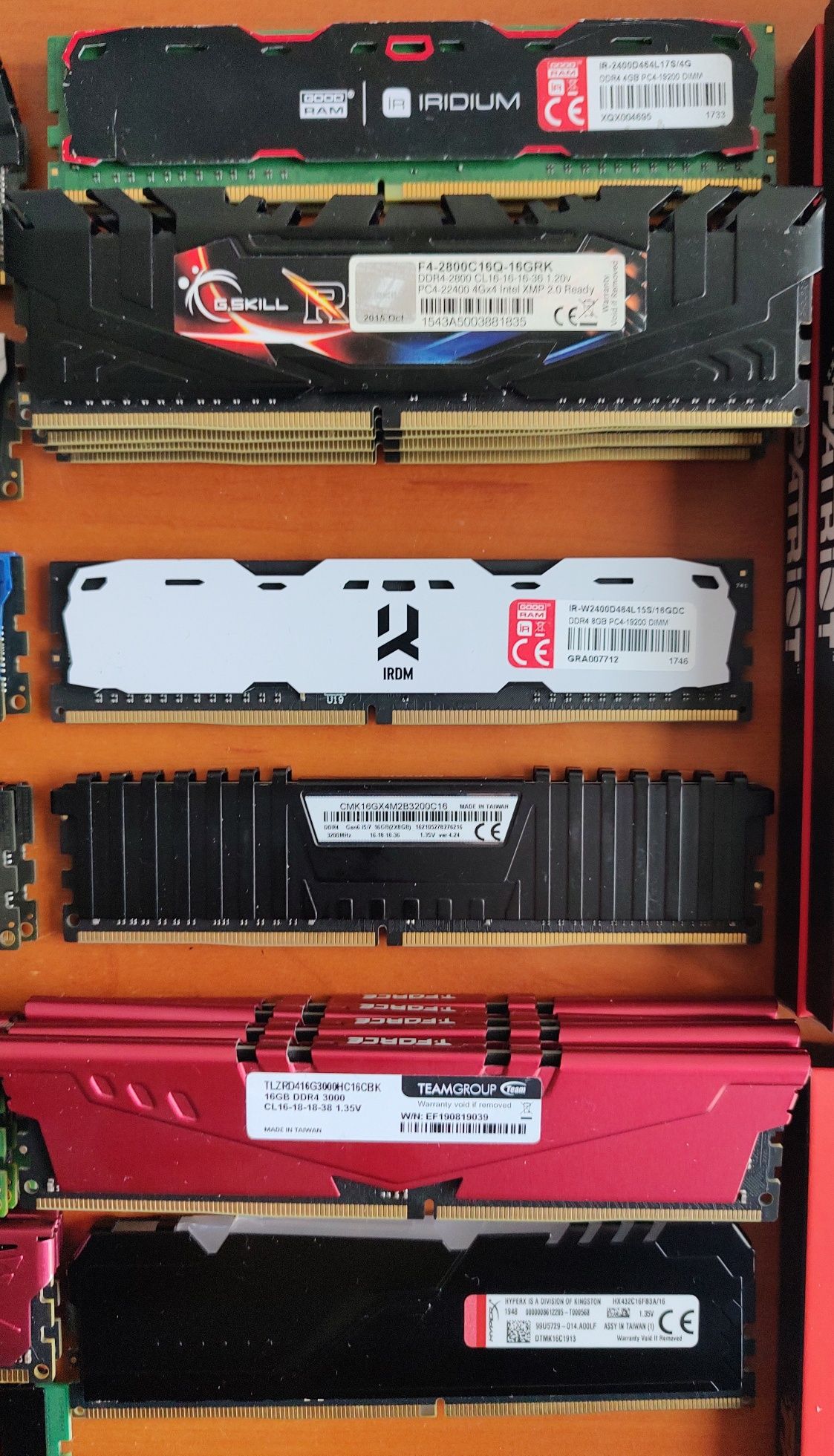 Ігрова оперативна пам'ять у радіаторах DDR3/4, 4/8/16Gb 1333-3200MHz