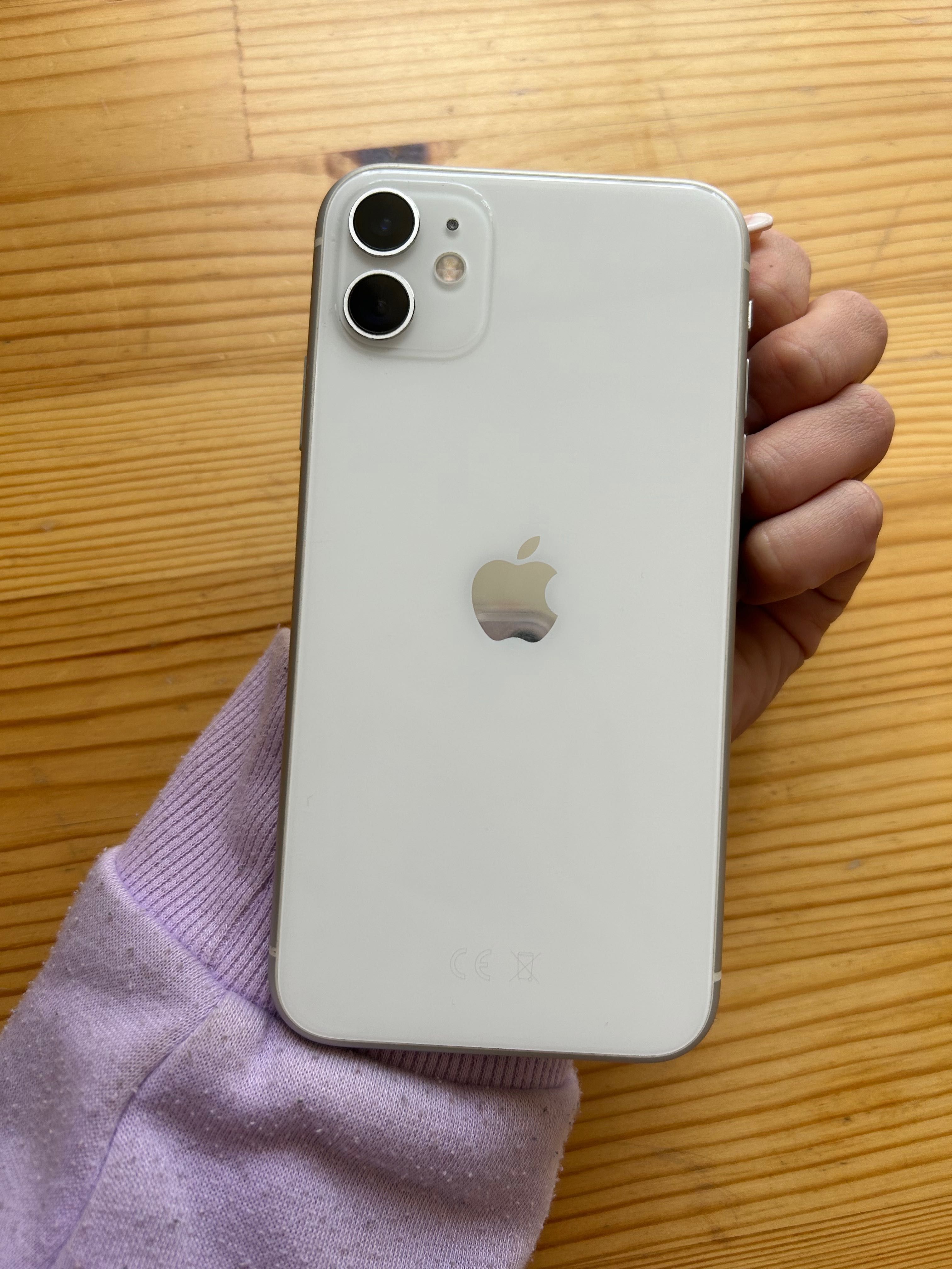 iPhone 11 64GB w bardzo dobrym stanie