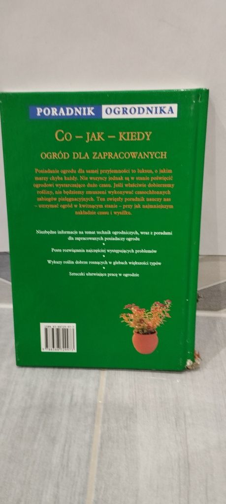 Poradnik ogrodnika Co? Jak? Kiedy? autor Andrew Mikolajski
Wydawnict