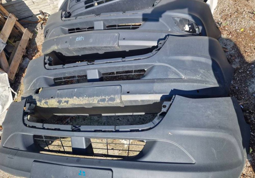 Бампер передній Спрінтер 907 906 Оригінал! хороший стан! В наявності!