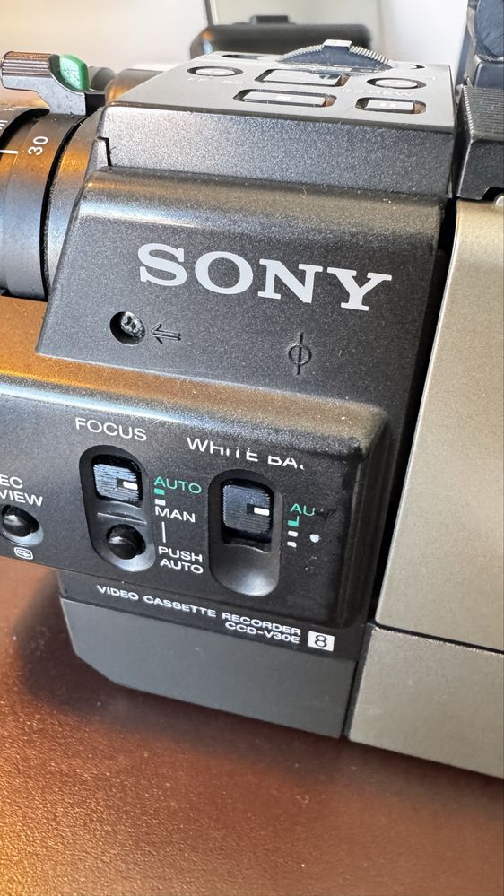 Sony Handycam CCD-V30E Vídeo 8 – Funciona! Bateria + Carregador