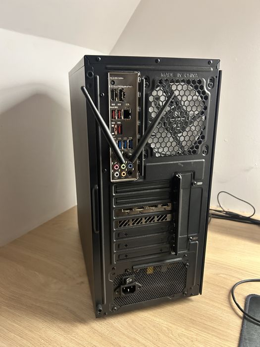 Komputer gamingowy ryzen 5 7600 + rx7700xt, 16GB RAM, 1TB SSD