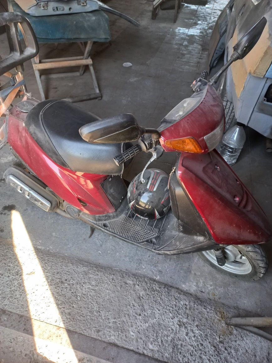 Продам скутер Yamaha Jog