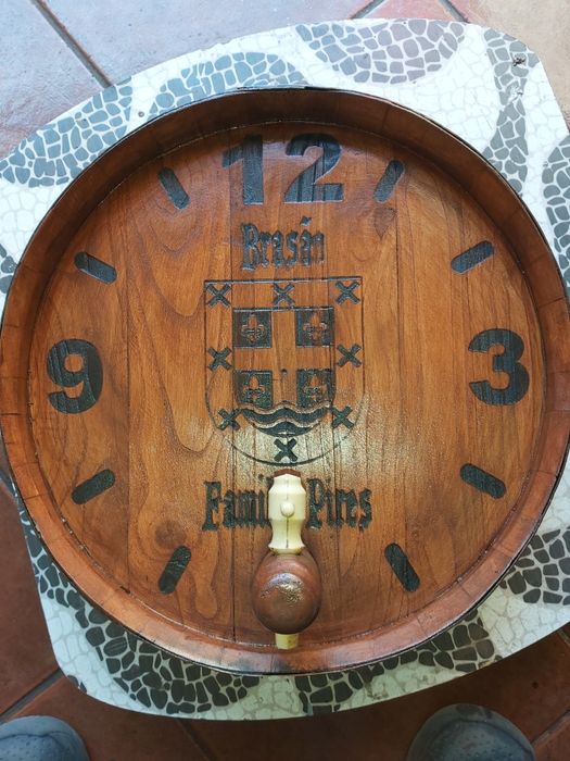 Relogio feito de barril
