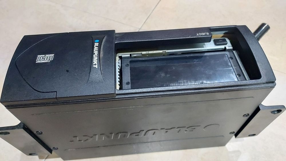 Vendo caixa de cds Blaukpunt