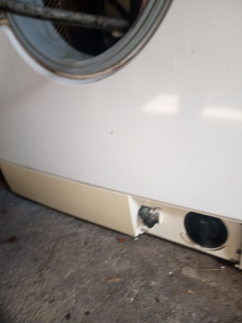 Sprzedam pralkę bosch jest po awarj