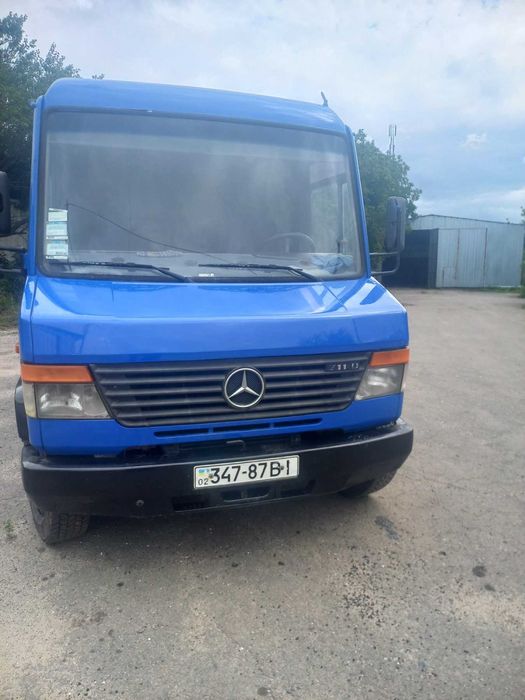 Вантажний автомобіль Мерседес Бенц ВАРІО
