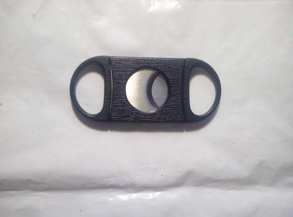 Гильотина пластиковая  новая