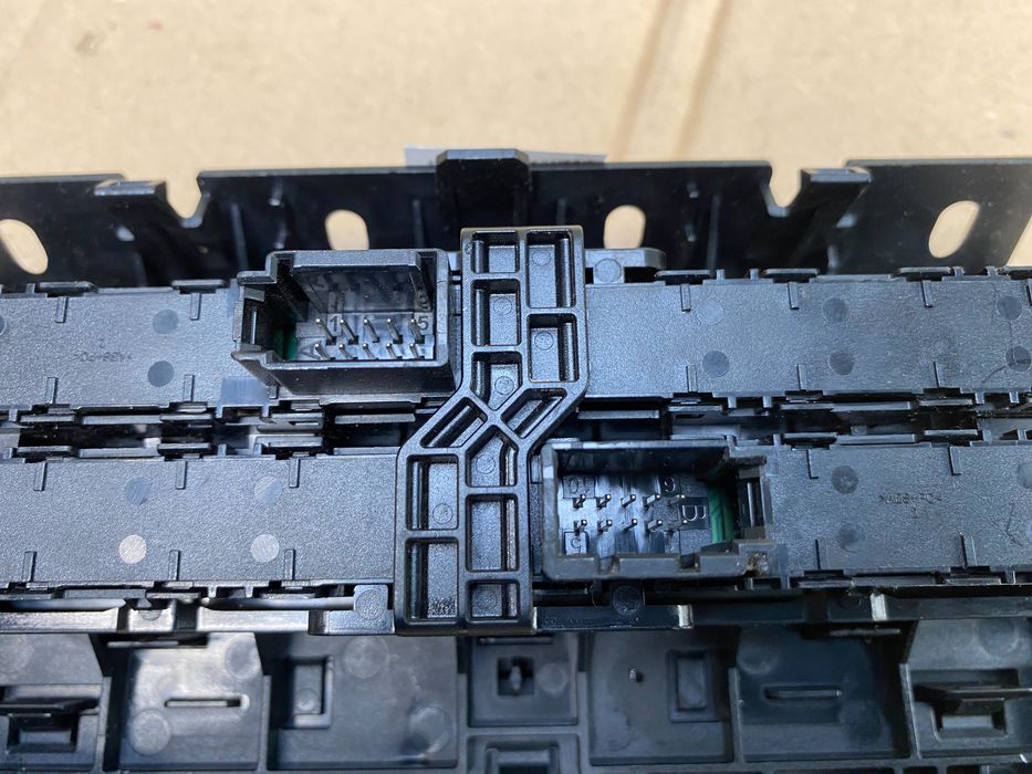 RAMKA Zmiany Biegów SKODA OCTAVIA III AUTOMAT Panel Przełączników