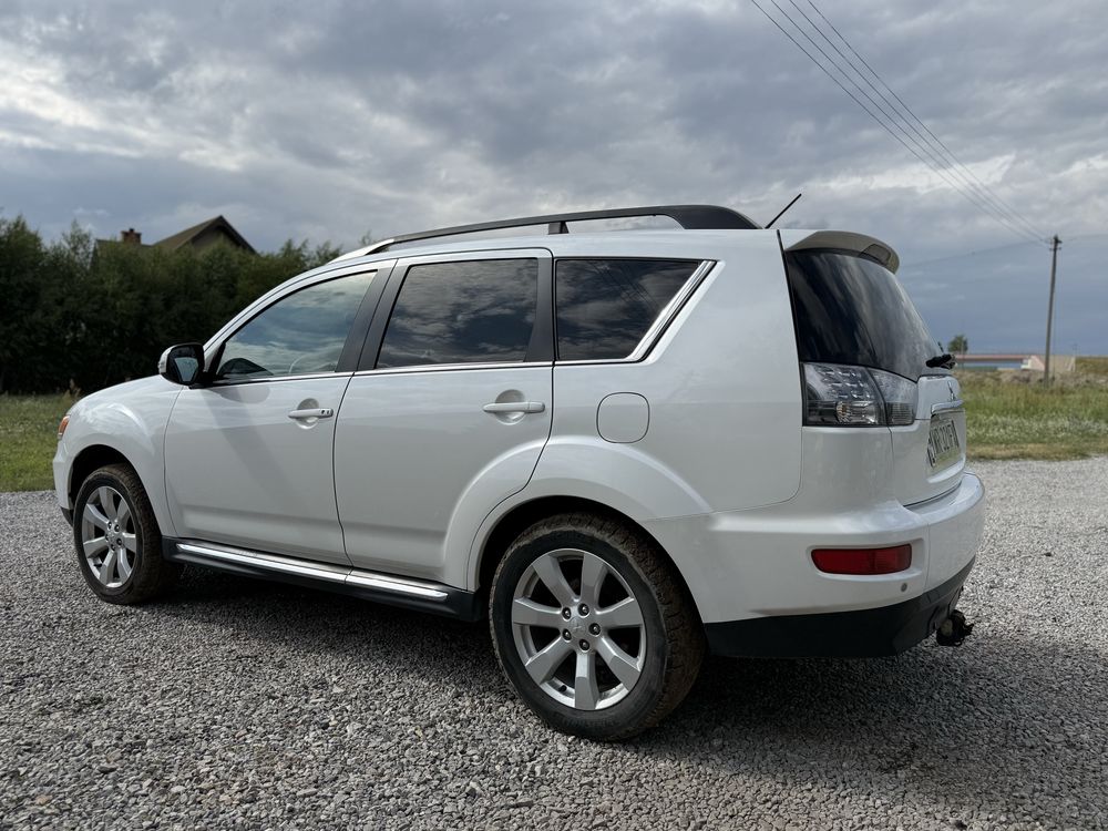 Mitsubishi Outlander II 2011 2.2 did Mivec 7 osobowy, full opcja