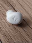 Lewa sluchawke JBL Wave Buds white.