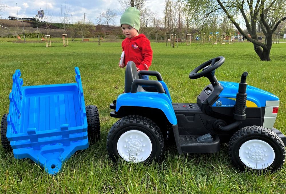 Трактор дитячий на акумулятор NEW HOLLAND Синій