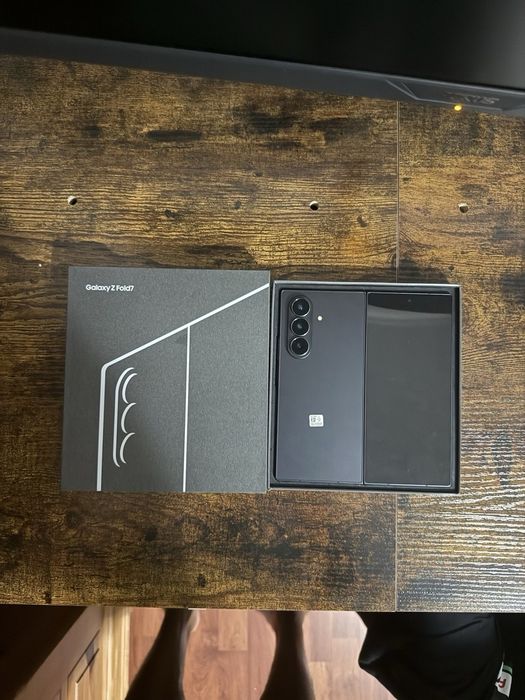 Samsung Z fold 7 256g