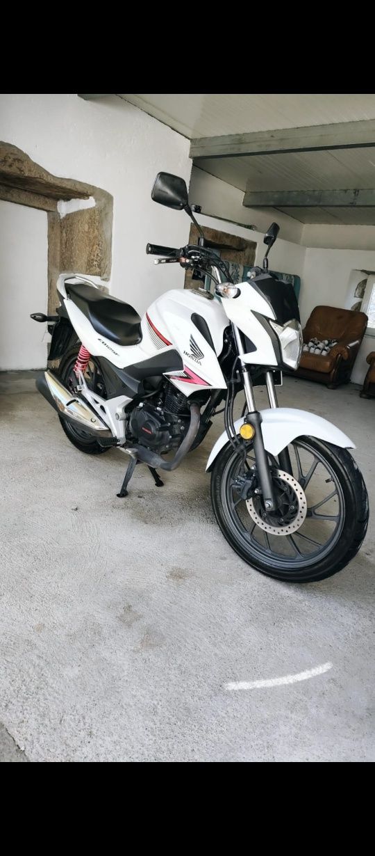 Honda CB125F ótimo estado