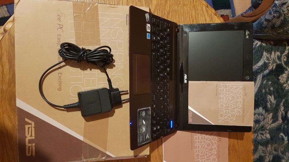 Laptop Asus Eee x101 Zamienię na tel. S 8