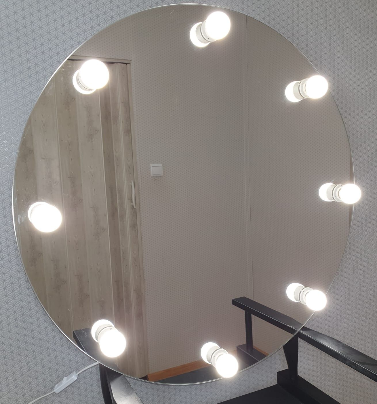 Lustro make-up Led do makijazu wizażu z żarówkami okrągłe 80cm