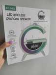 Lampka LED Głośnik Bluetooth Ładowarka Indukcyjna QI Zegar Budzik Radi