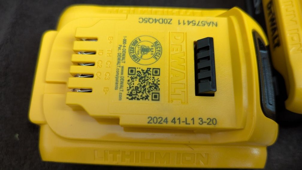 Нові Оригінальні  акумулятори DEWALT 18/20V DCB205 5Ah