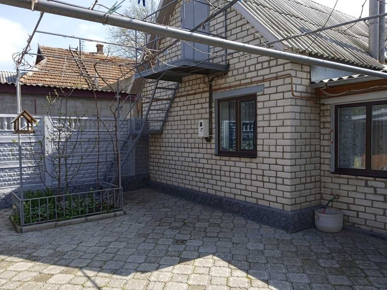 Будинок з меблями