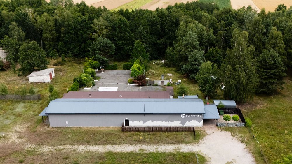 Działka z budynkiem, Klub Dos Gringos