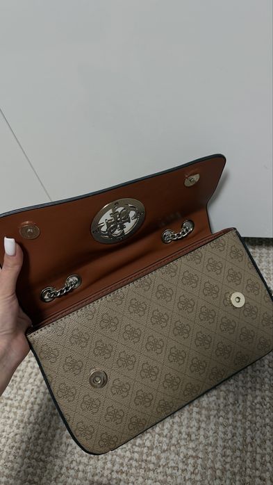 Оригінальна сумка Guess в ілеальному стані
