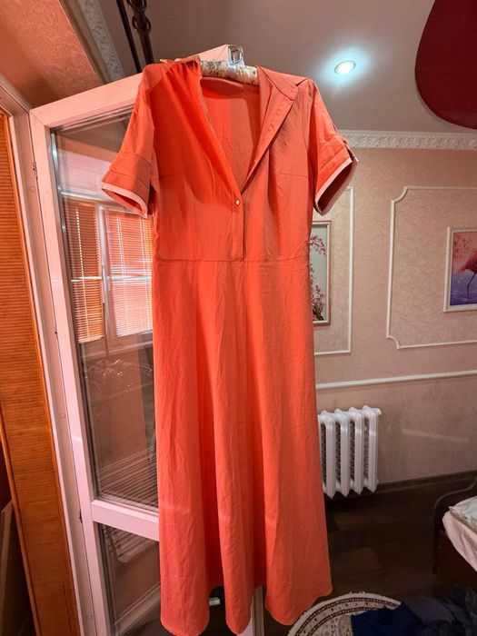 жіночі сукні в гарному стані M L