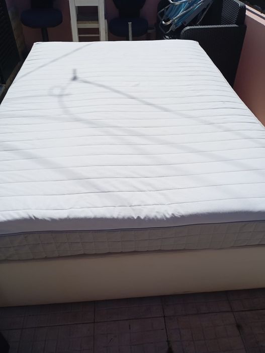 Summier ikea com colchão e 4 gavetas