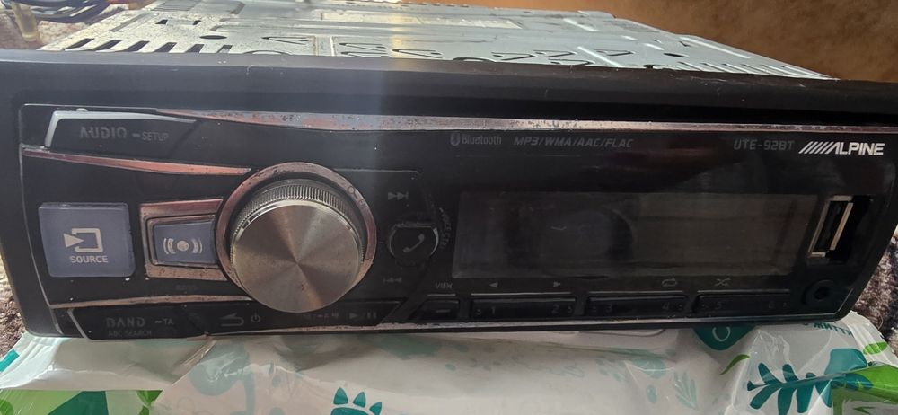 Продам Автомагнітола Alpine UTE-92BT