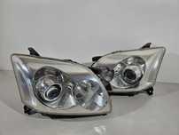 Toyota Avensis T25 Lampy Przód Przednie XENON Lewa+Prawa Komplet EU