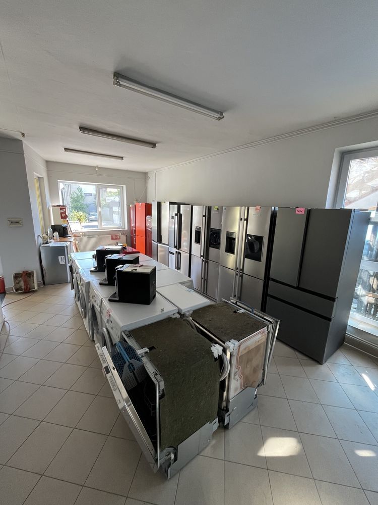 Холодильник Hotpoint ARISTON ModE4D AA W C в ідеальному стані
