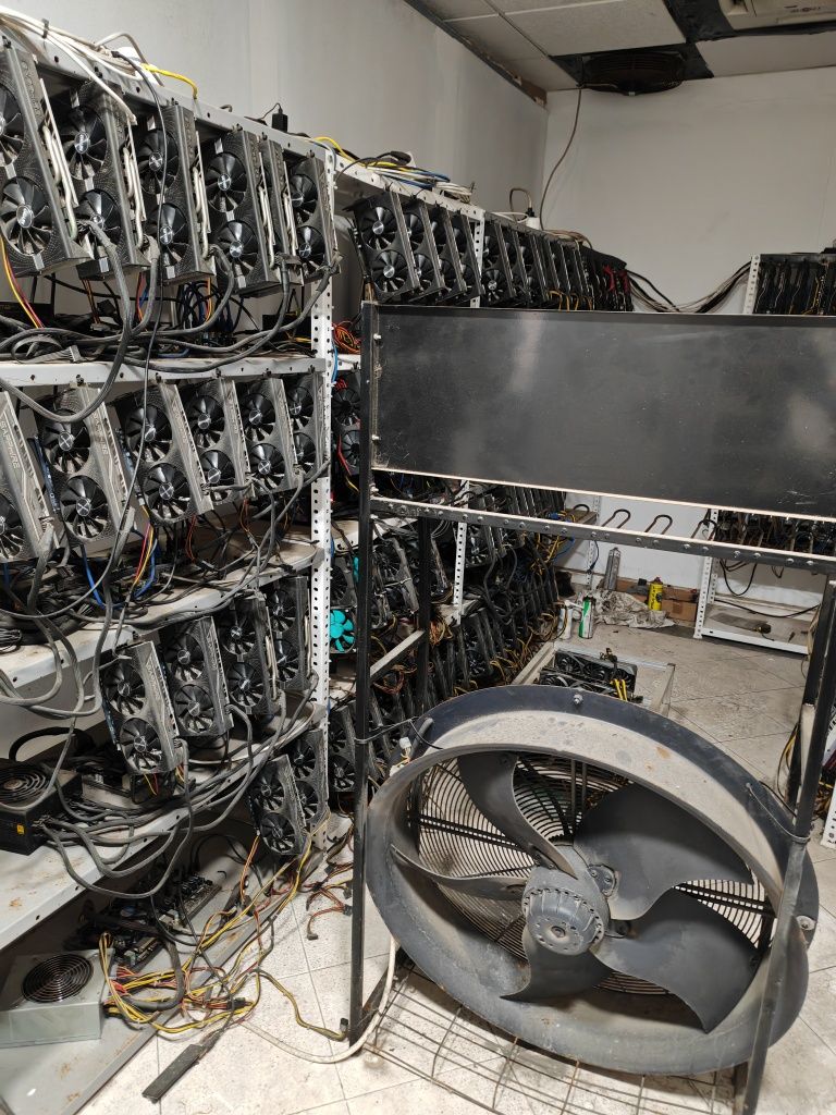 Mining farm rigs