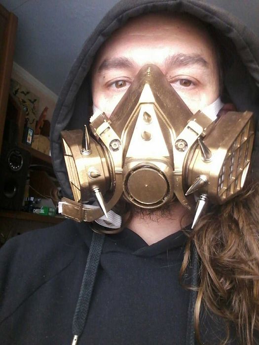 распиратор з шипами кіберпанк стімпанк