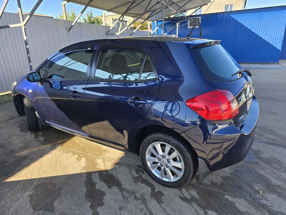 Продам Toyota Auris 2008