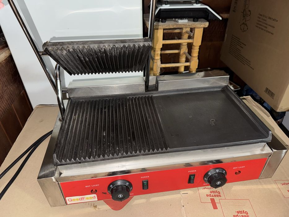 Гриль комбінований прижимний GoodFood