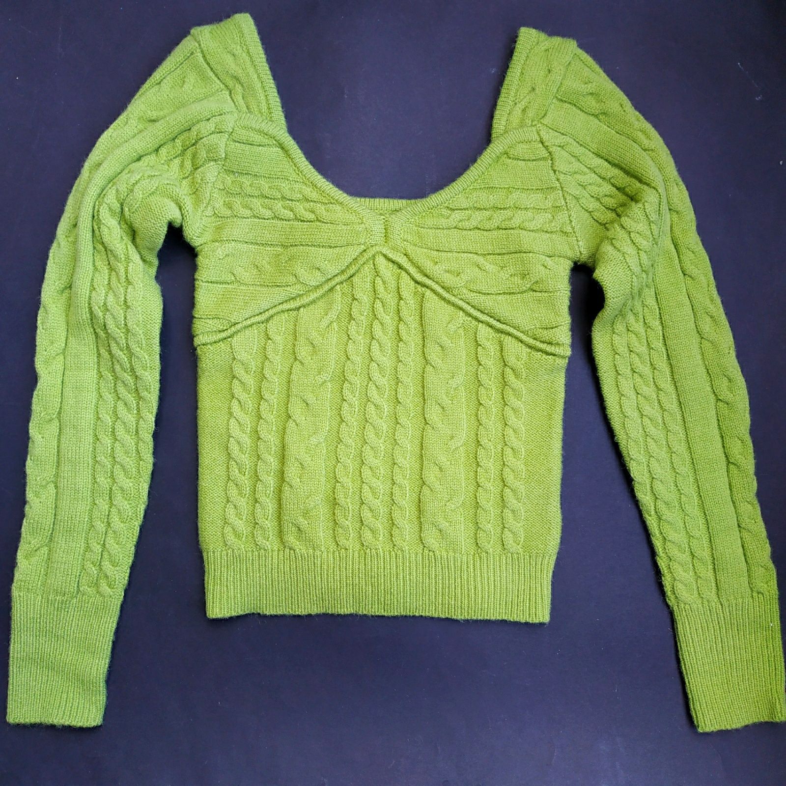 Фактурный свитер в зелёном цвете Размер М НОВЫЙ